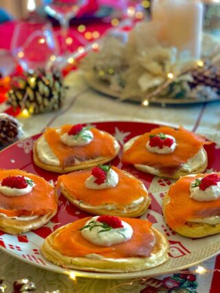 blinis con salmone