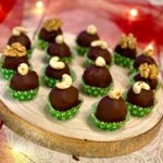 Praline di cioccolato con frutta secca e uvetta
