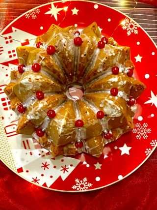 Gingerbread bundt cake