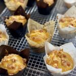 Muffin salati con parmigiano e pancetta