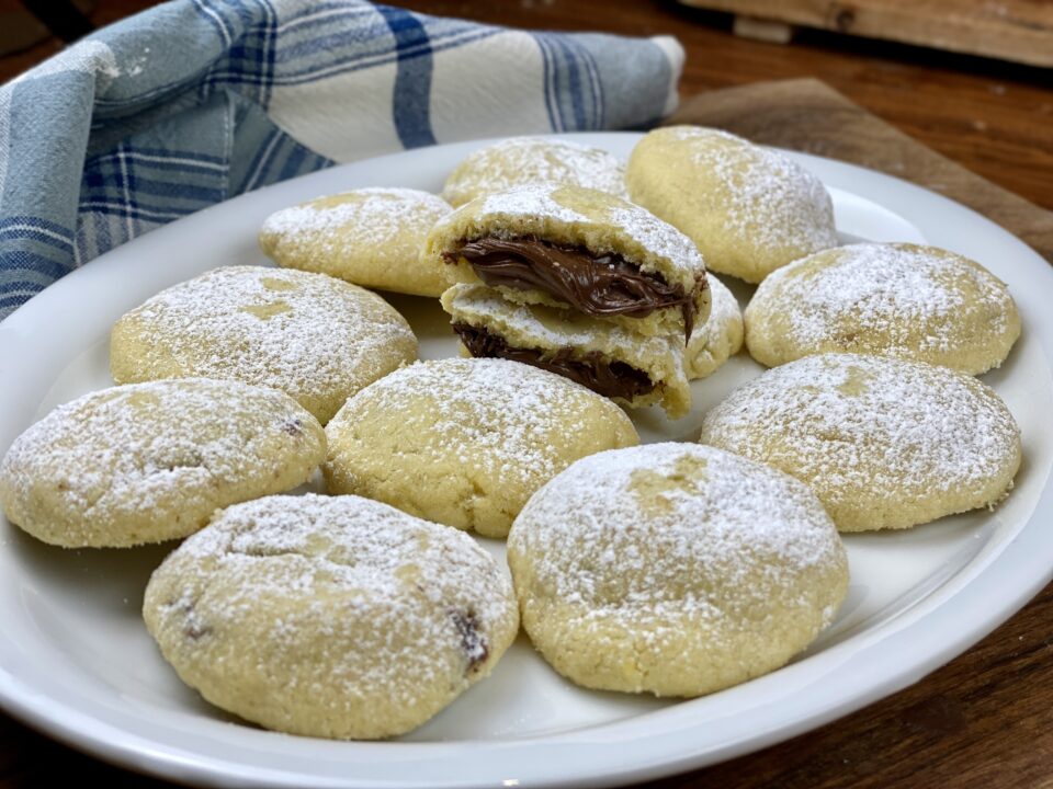 Biscotti di frolla con nutella