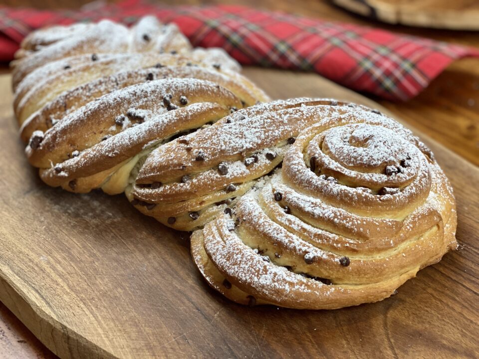 treccia di pan brioche al cioccolato