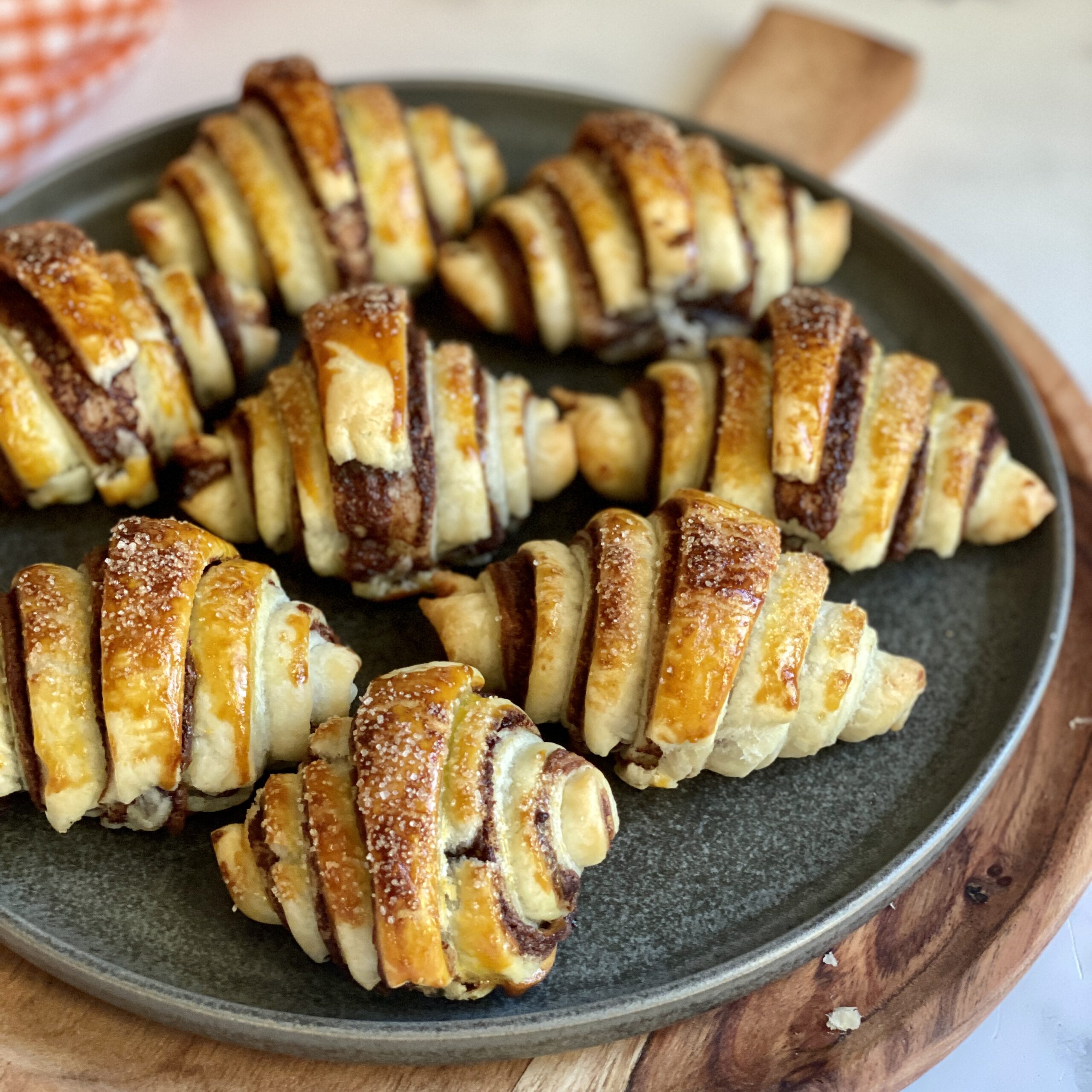 Croissant Veloci Con Doppia Sfoglia Una Famiglia In Cucina croissant-veloci-con-doppia-sfoglia-una-famiglia-in-cucina