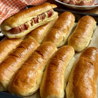 HOT DOG BUNS