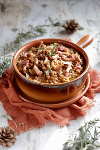 Zuppa di farro e legumi