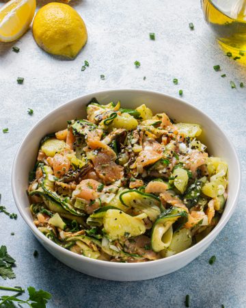 Insalata patate, zucchine e salmone